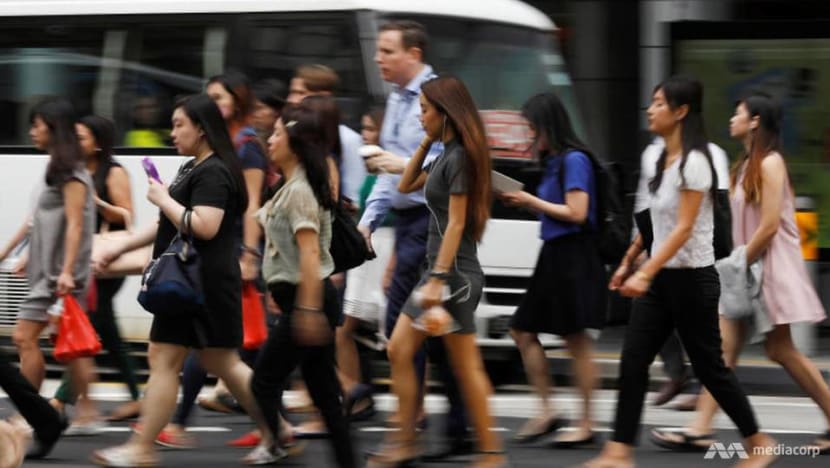 Civil servants to get year-end bonus of 1 month Civil servants to get year-end bonus of 1 month