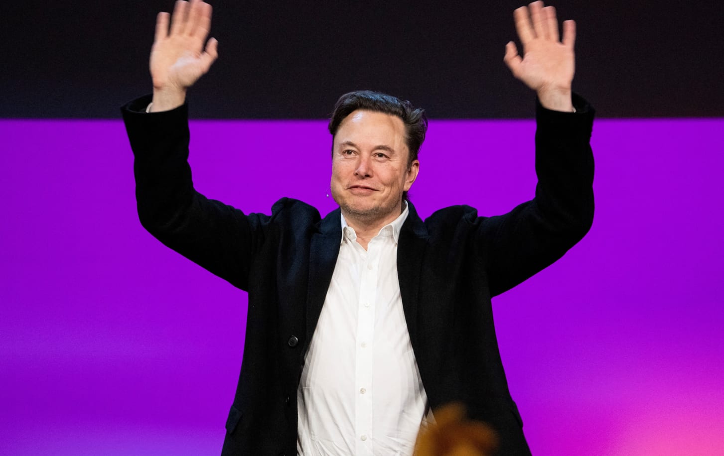 Mr Musk said that anyone not wanting to put in a 40-hour week should depart Tesla and look for employment elsewhere. Mr Musk said that anyone not wanting to put in a 40-hour week should depart Tesla and look for employment elsewhere.