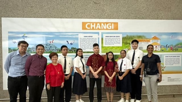 SMRT首次与特别需求者协会合作 在樟宜机场地铁站展示特需学生画作