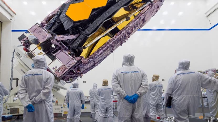 Tiny meteoroid bops $10 billion Webb space telescope Tiny meteoroid bops $10 billion Webb space telescope