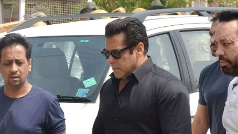 Salman Khan kini Banduan 106, masih cuba dapatkan ikat jamin