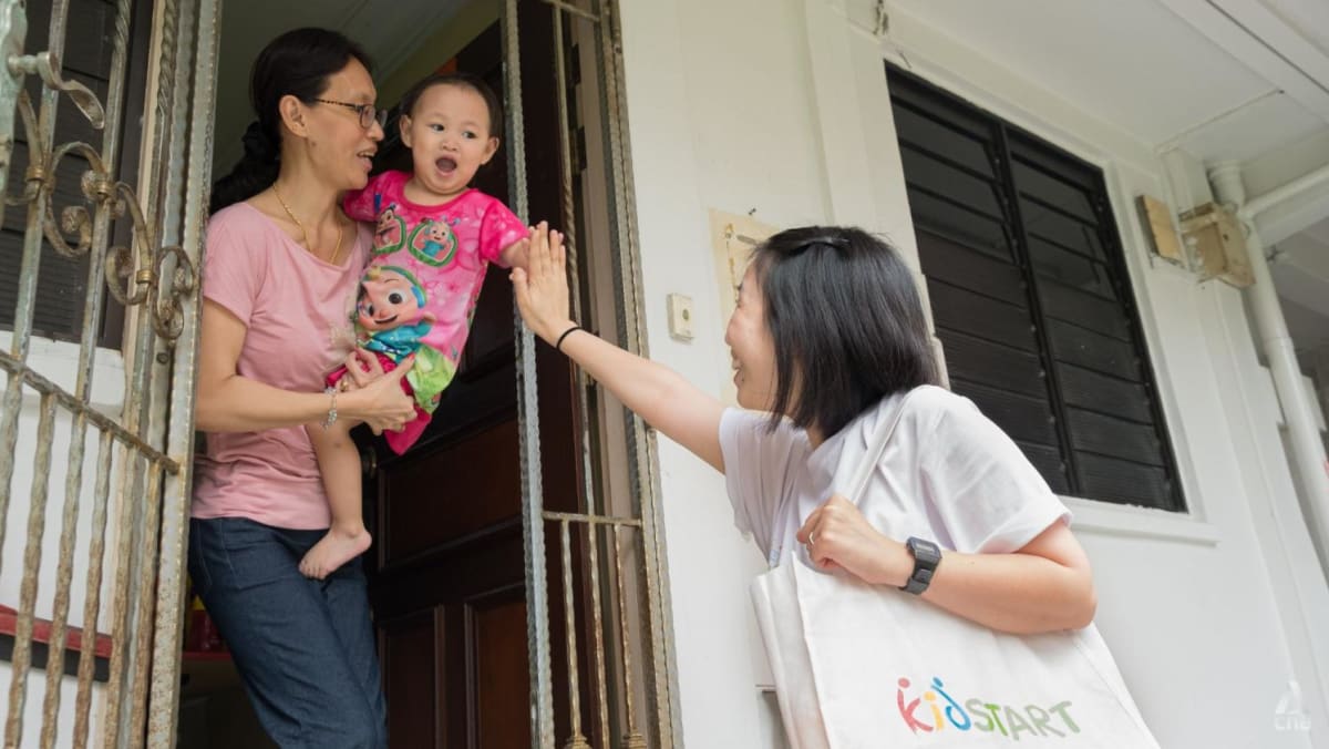Mencegah anak-anak mereka tertinggal: Program KidStart Singapura bertujuan untuk membantu keluarga berpenghasilan rendah
