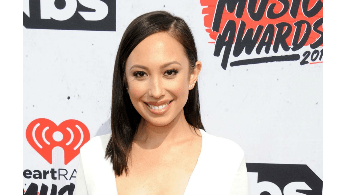 Cheryl Burke takes social media break 8days