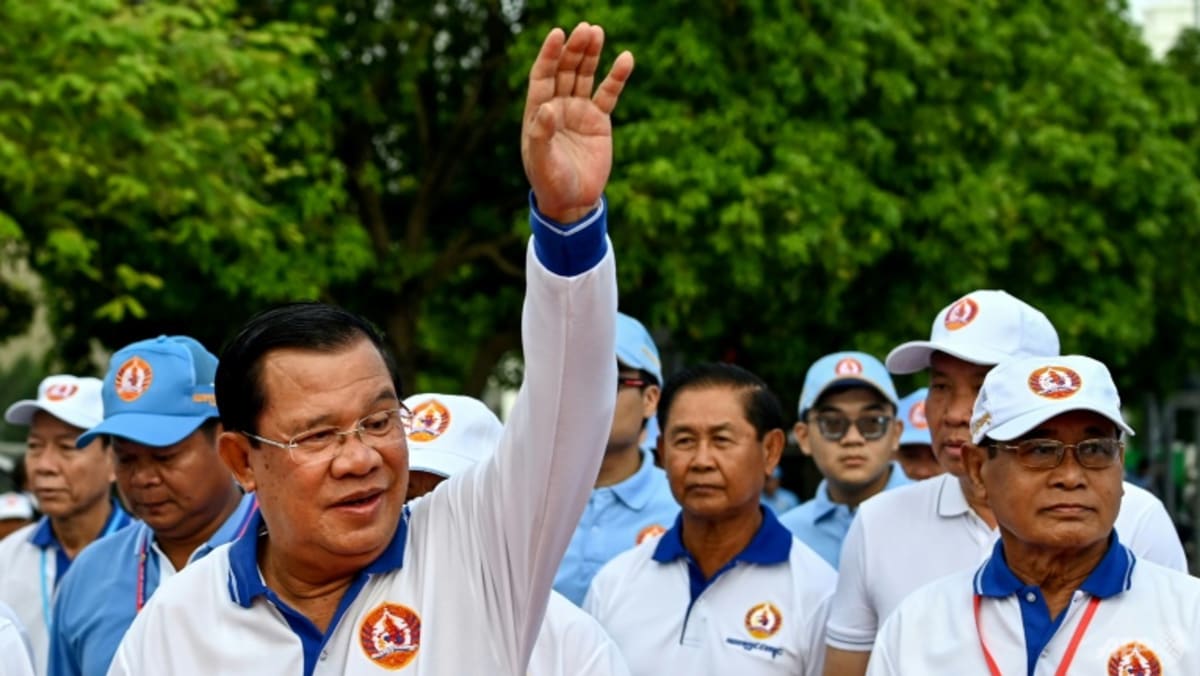 Hardline Cambodian PM Hun Sen to step down after four decades