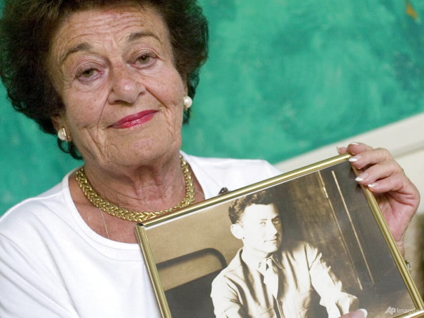 Holocaust survivor, author Gerda Weissmann Klein dies at 97 Holocaust survivor, author Gerda Weissmann Klein dies at 97