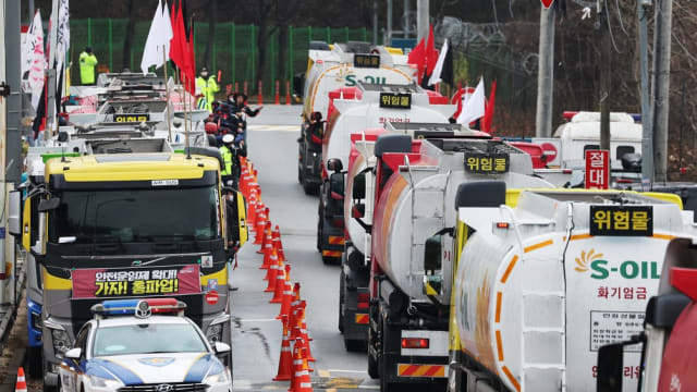 水泥货运卡车司机罢工第六天 韩国政府下达开工令