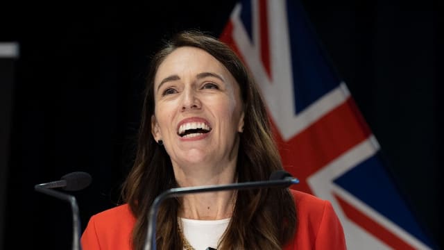 新西兰总理阿德恩宣布下个月任期结束前辞职
