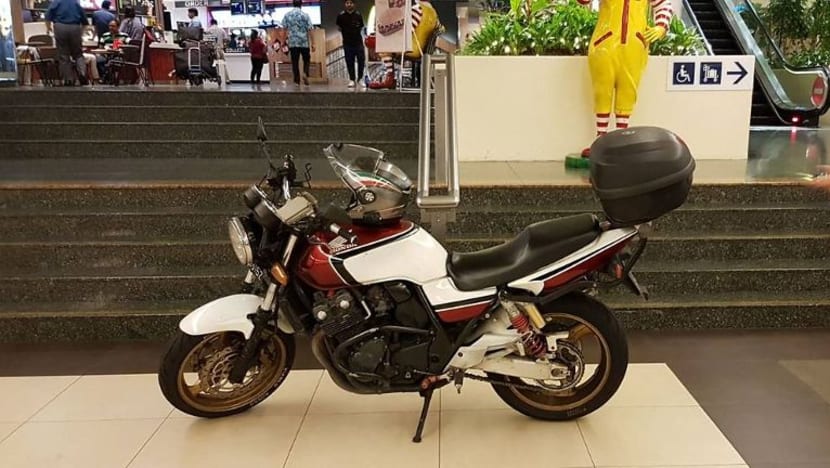Tunggang motosikal masuk Terminal 2 Lapangan terbang Changi, lelaki ditangkap
