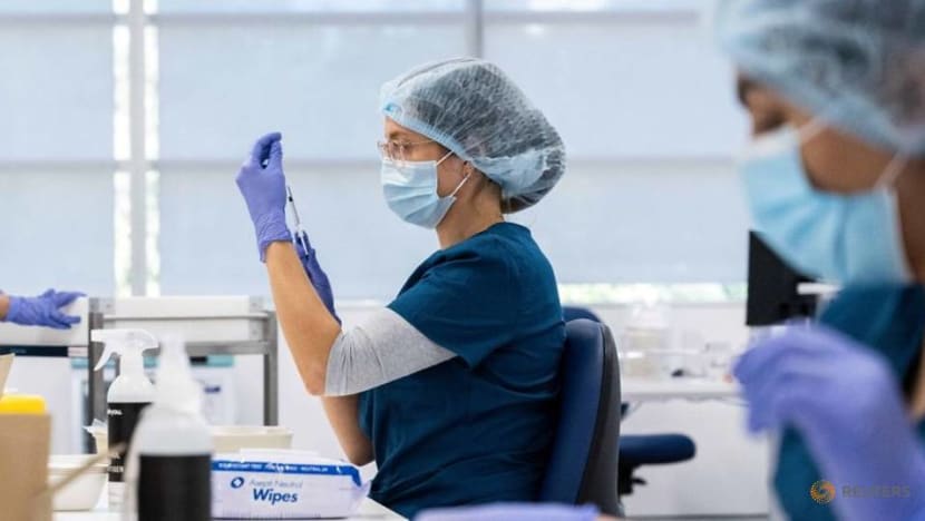 Australian doctors warn COVID-19 vaccine hesitancy makes citizens 'sitting ducks' Australian doctors warn COVID-19 vaccine hesitancy makes citizens 'sitting ducks'