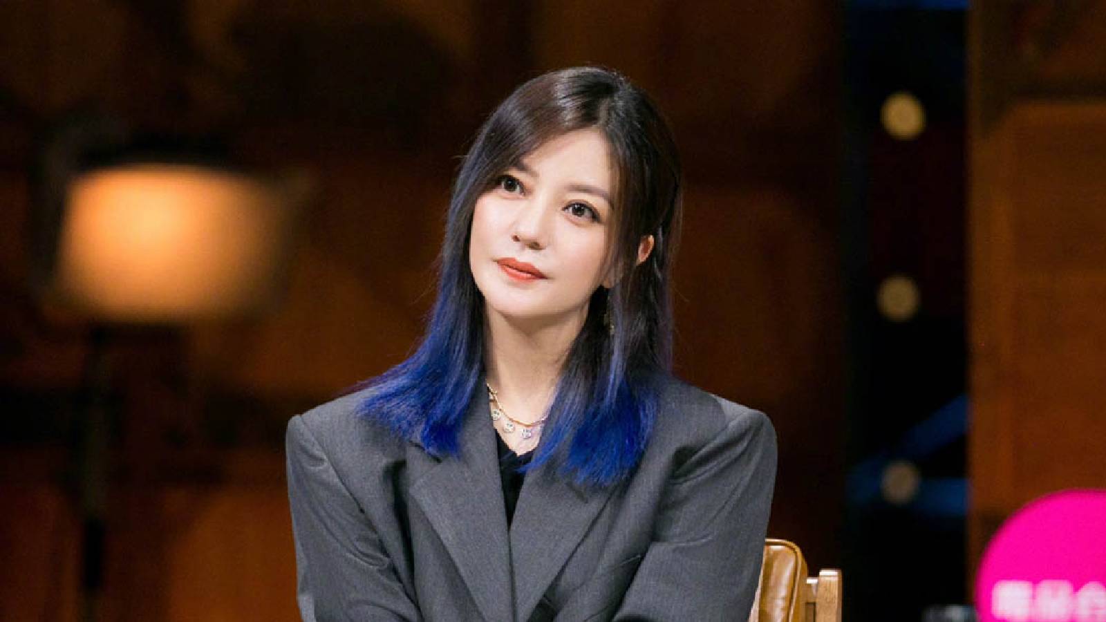 Vicki Zhao Has An Issue With Young Male Stars Replacing Female Celebs In Make-Up & Skincare Campaigns Vicki Zhao Has An Issue With Young Male Stars Replacing Female Celebs In Make-Up & Skincare Campaigns