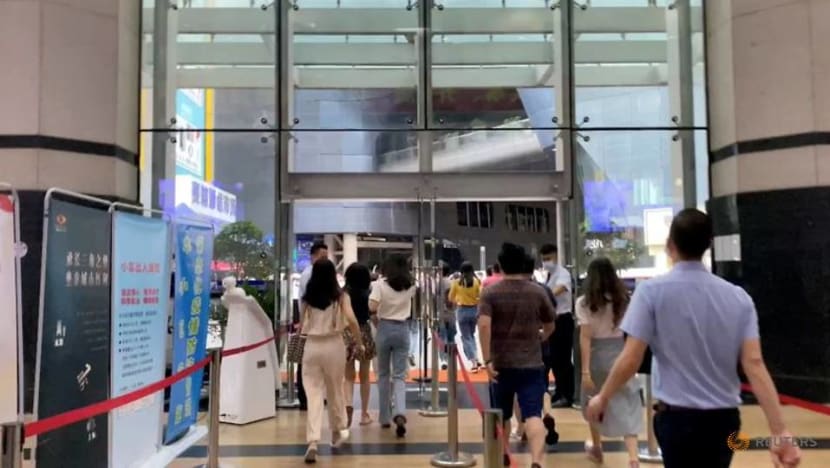 Shenzhen skyscraper closed as officials seek cause of shaking Shenzhen skyscraper closed as officials seek cause of shaking