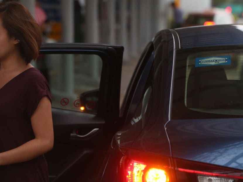 From July 18, 2022, commuters will automatically have to pay a S$3 penalty for every five-minute block if they keep their assigned driver waiting for more than three minutes, Grab said. From July 18, 2022, commuters will automatically have to pay a S$3 penalty for every five-minute block if they keep their assigned driver waiting for more than three minutes, Grab said.