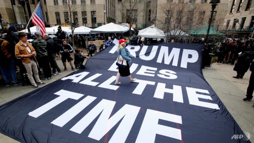 'Trump or Death': Dueling protests outside court mirror US divide 'Trump or Death': Dueling protests outside court mirror US divide