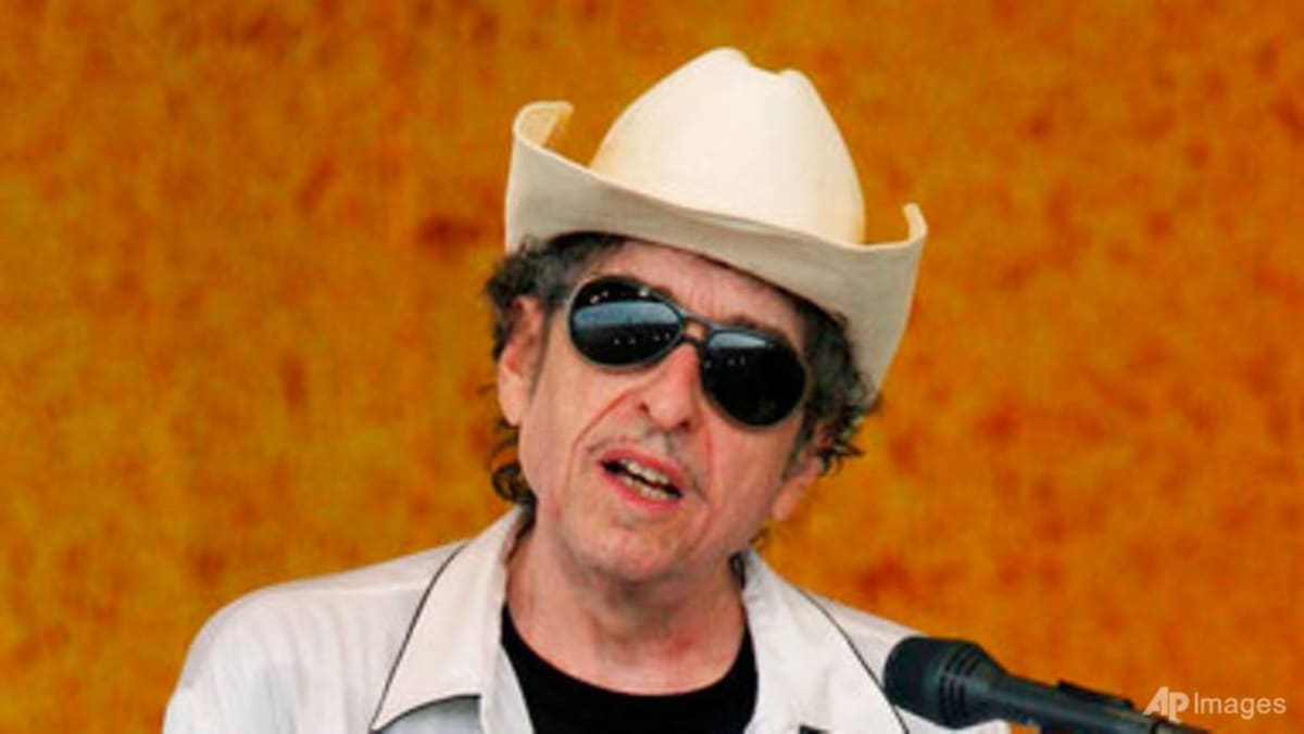 bob-dylan-sells-publishing-rights-to-catalogue-of-more-than-600-songs