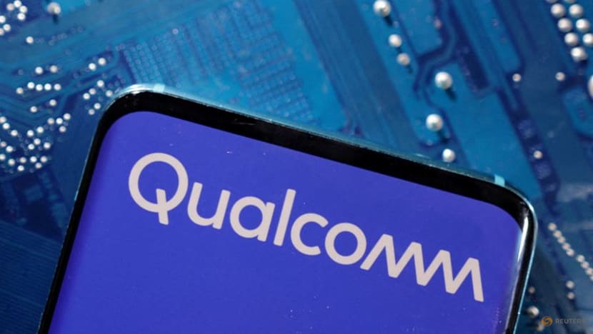 Qualcomm revamps mobile phone chips for AI, signs Samsung and others