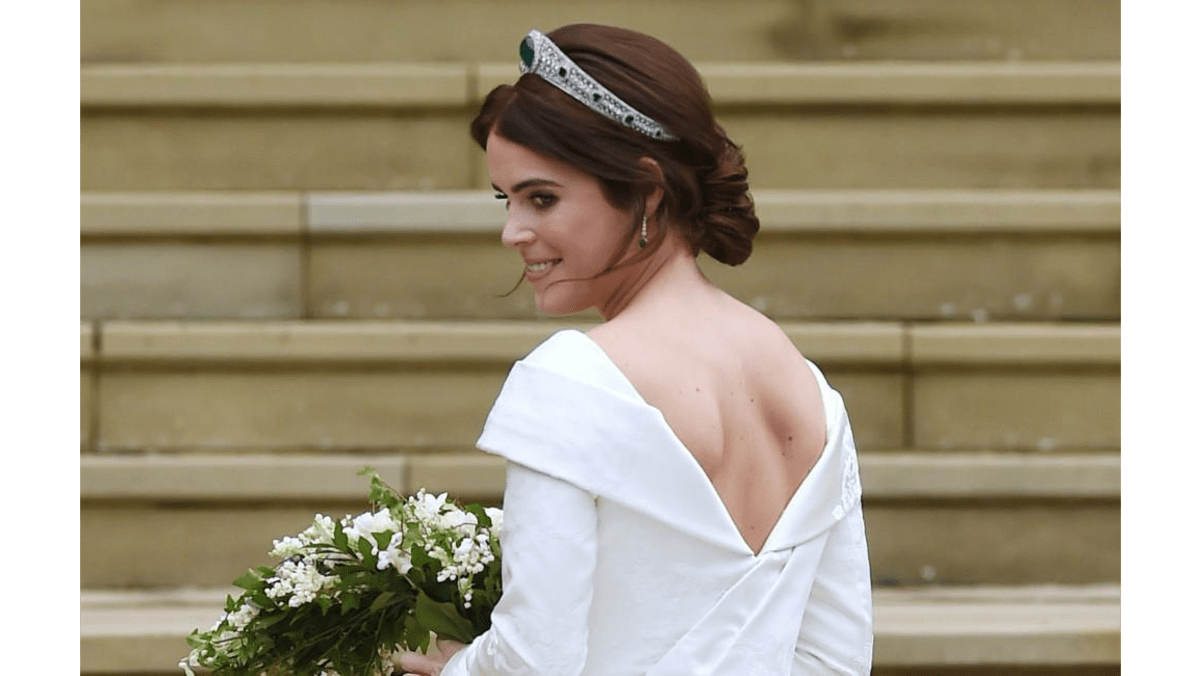 Princess Eugenie s wedding dress shows off scar 8days