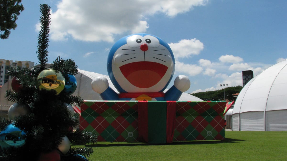 What is Doraemon Party Foam Single Spotlight Ribbon Shop Red DOT