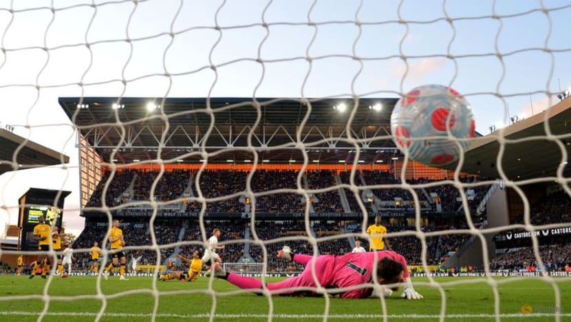 Dazzling De Bruyne propels Man City closer to Premier League title