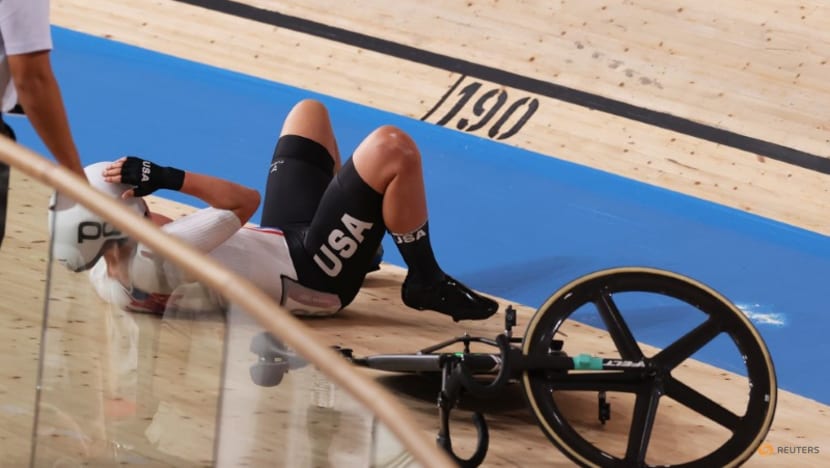 Olympics-Cycling-Valente recovers from crash to take historic gold Olympics-Cycling-Valente recovers from crash to take historic gold
