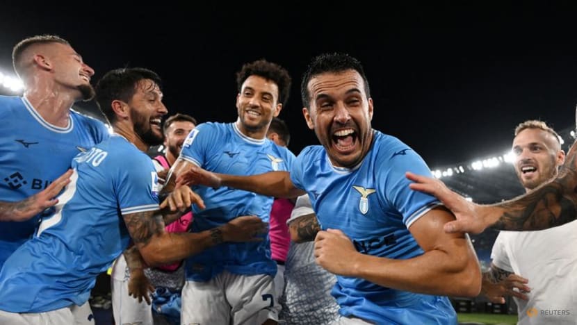 Lazio sink Inter 3-1 to take top spot Lazio sink Inter 3-1 to take top spot