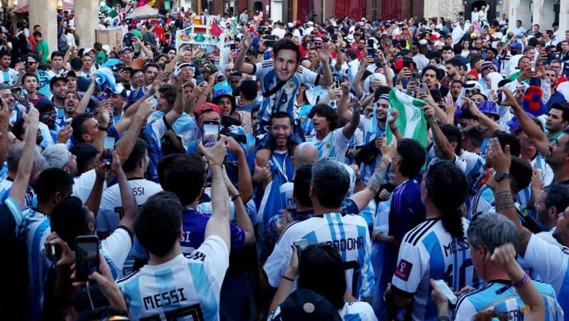 Mexico and Argentina fans bring spicy rivalry to Qatar Mexico and Argentina fans bring spicy rivalry to Qatar