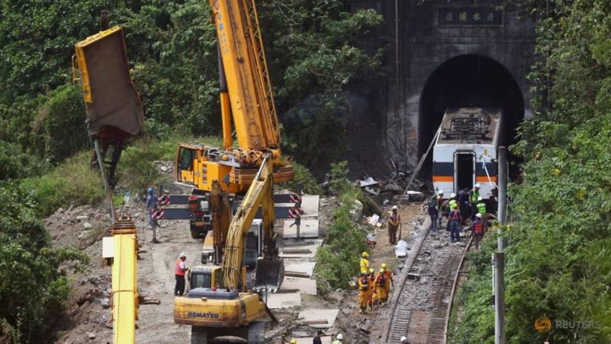 Menteri transportasi Taiwan menerima tanggung jawab atas kecelakaan kereta saat pertanyaan meningkat