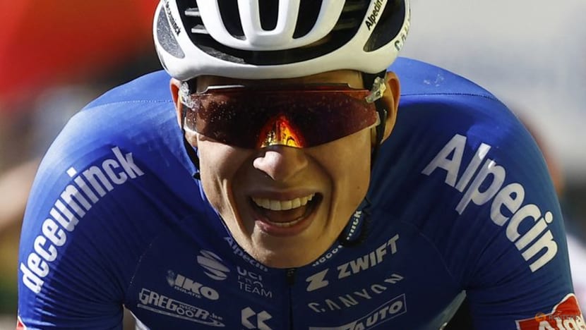 Philipsen wins Tour de France stage 15 as Vingegaard hits the deck Philipsen wins Tour de France stage 15 as Vingegaard hits the deck