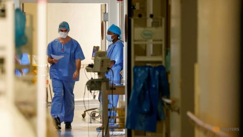 Europe COVID-19 deaths surge past 300,000 Europe COVID-19 deaths surge past 300,000