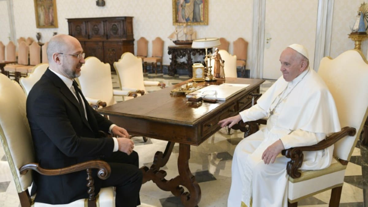 Ukraine PM invites pope to visit, urges help with deported children