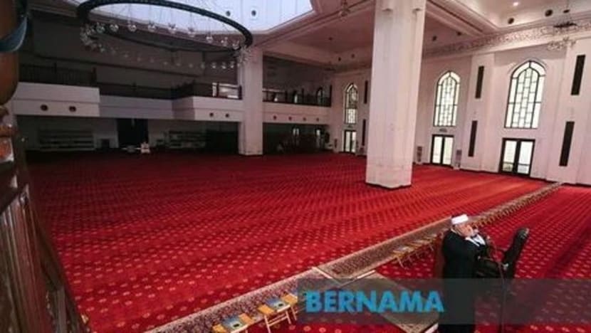 Menteri ehwal agama M'sia cadang tangguh kegiatan masjid hingga tamat kawalan pergerakan