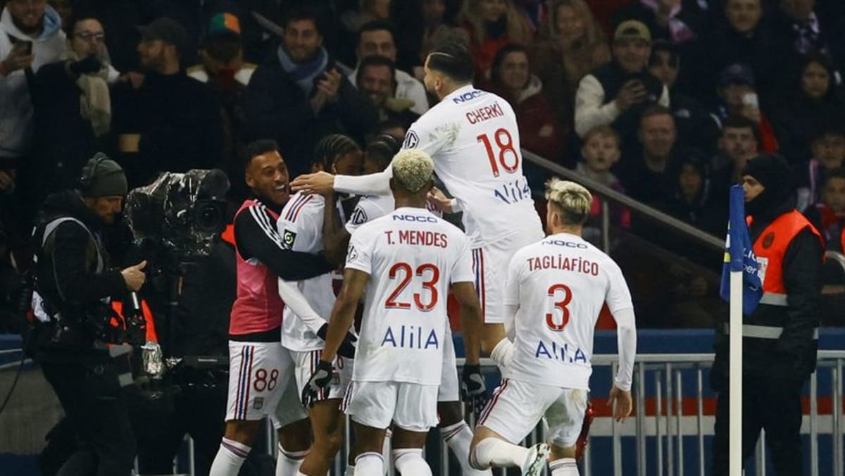 Perjalanan gelar PSG melambat dengan kekalahan Lyon