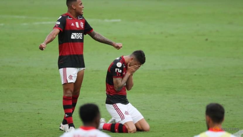 Flamengo move closer to title with 2-1 win over Inter