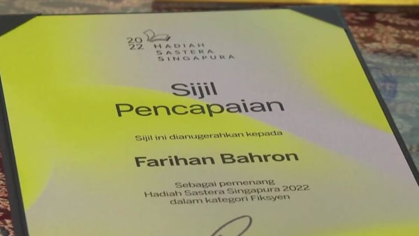 Penulis SG, Farihan Bahron terima Anugerah Sasterawan Muda Mastera 2023