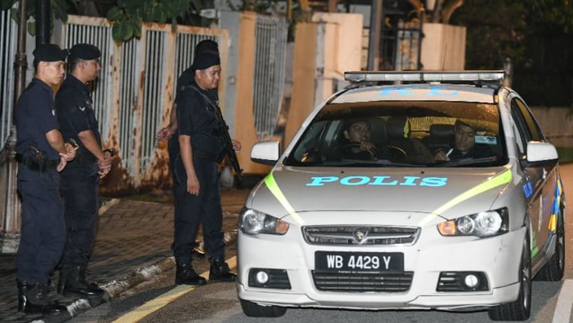 Peti besi berusia 20 tahun ditemui di kediaman Najib, tidak boleh dibuka