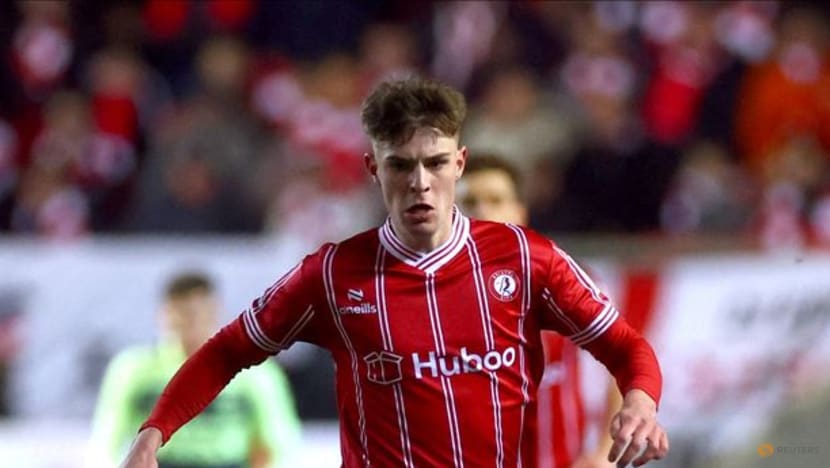 Bournemouth sign midfielder Scott and defender Aarons