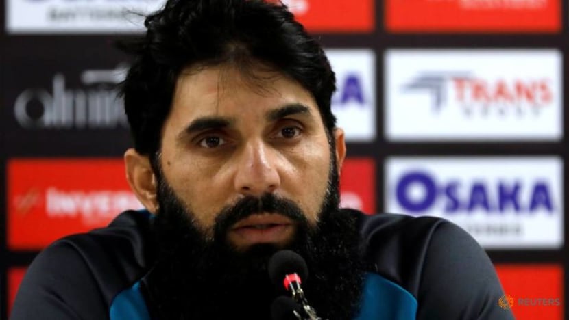 Misbah says Pakistan must move on from Old Trafford defeat