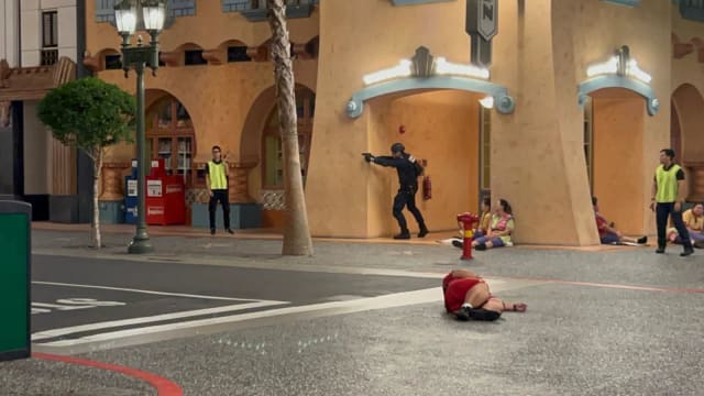 警方同名胜世界展开反恐演习 模拟环球影城遭枪手袭击