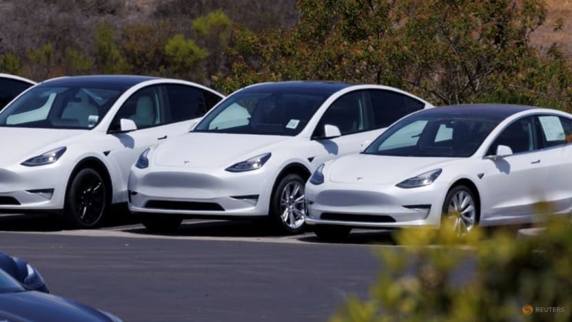 Mobility study cites roadblocks for US electric vehicles, sustainable aviation