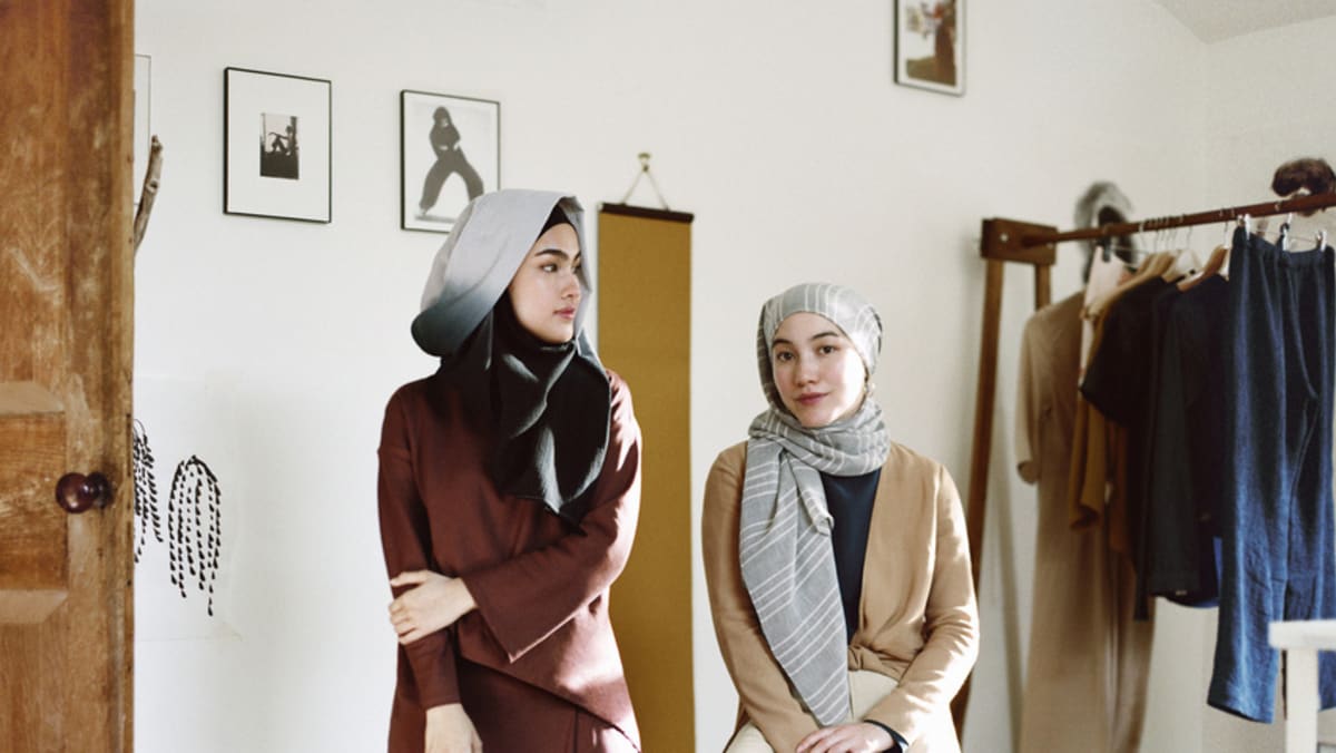 How to Mix & Match Uniqlo Modest outfits? ❣️, Galeri disiarkan oleh  EikaZulaikha 🤎