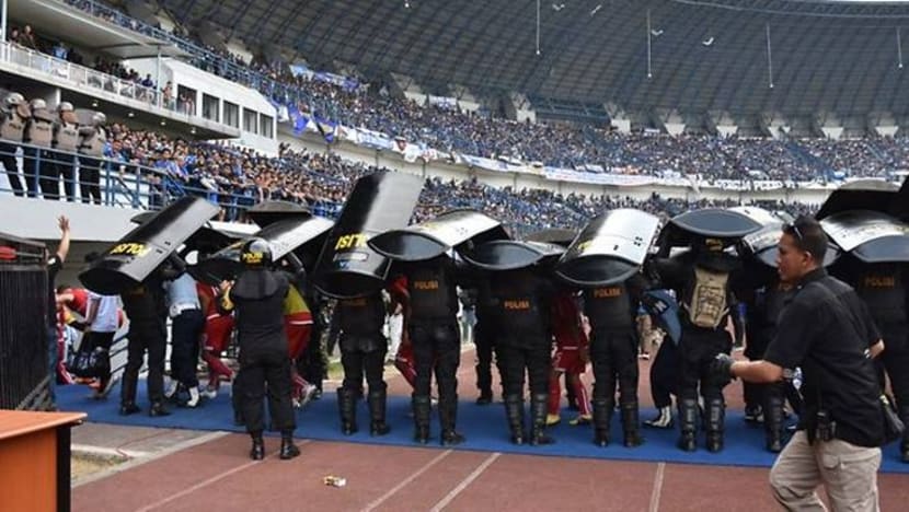 Gara-gara bola sepak, penyokong Indonesia maut dibelasah