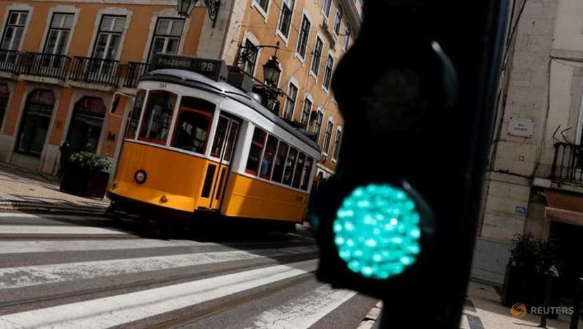 Lisbon residents confined to region at weekends as COVID-19 spikes Lisbon residents confined to region at weekends as COVID-19 spikes
