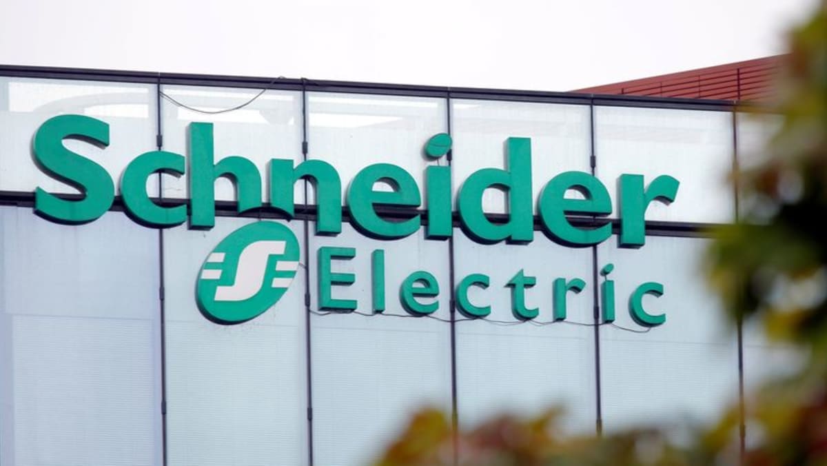 Le français Schneider Electric vend des actifs russes à l’administration locale