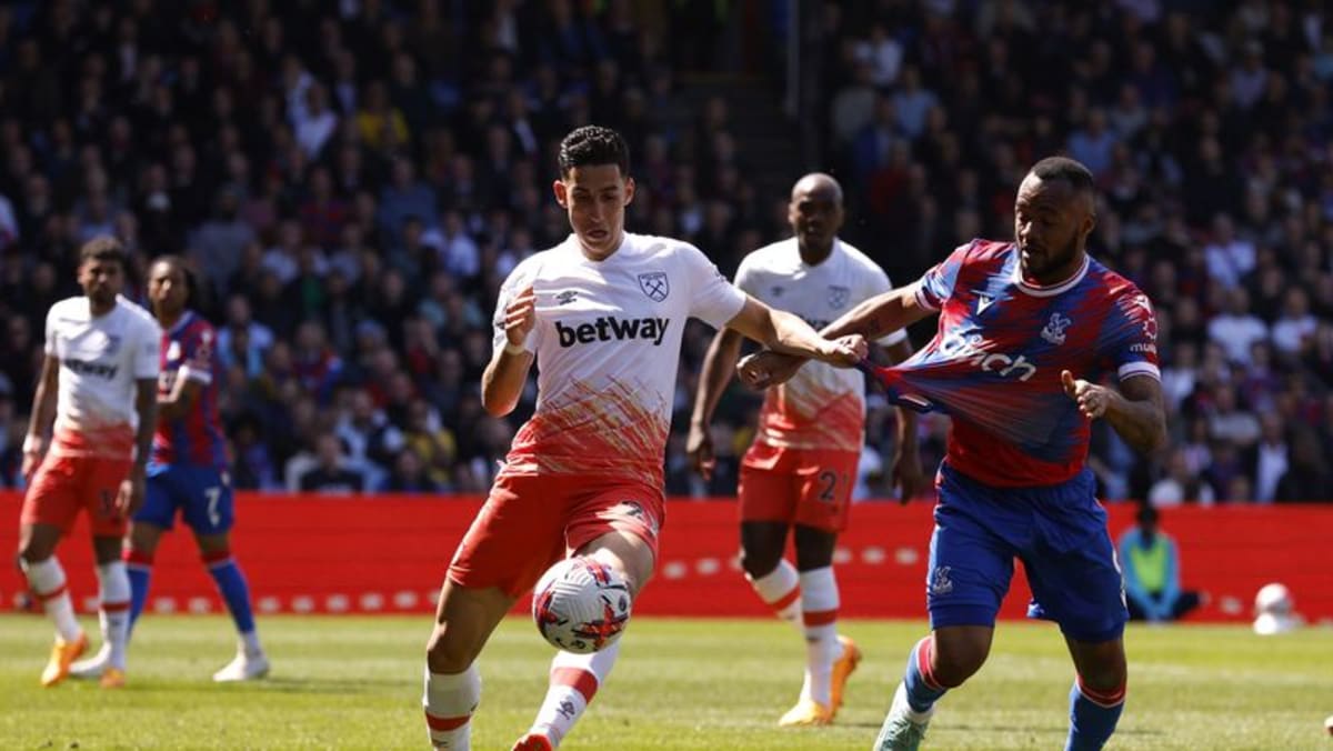 Crystal Palace bertahan untuk mengalahkan West Ham 4-3 dalam thriller