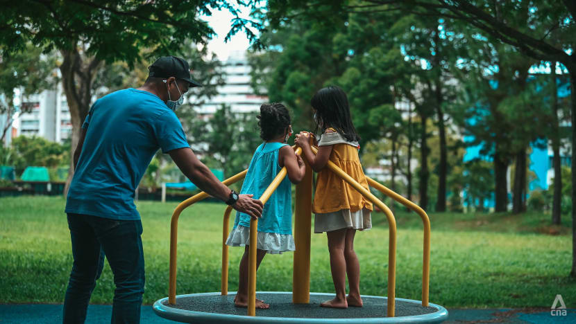 Singapore's population shrinks to 5.45 million; citizens and PRs dip for first time since 1970 Singapore's population shrinks to 5.45 million; citizens and PRs dip for first time since 1970