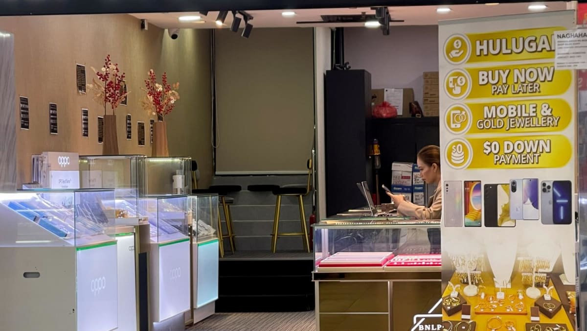 Lucky plaza watch shop sale