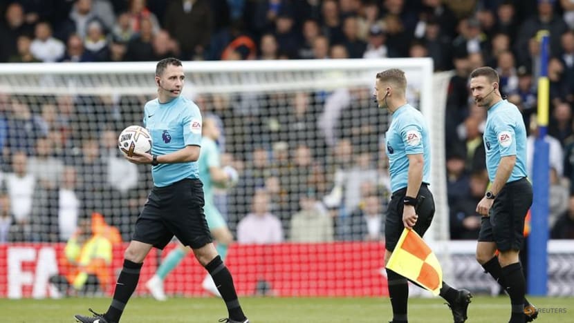 Leeds v Arsenal suspended for 38 minutes due to power cut Leeds v Arsenal suspended for 38 minutes due to power cut