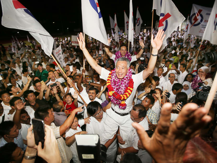 PM Lee Hsien Loong celebrates with supporters after the announcement of GE2015 results. Photo: Ray Chua/TODAY