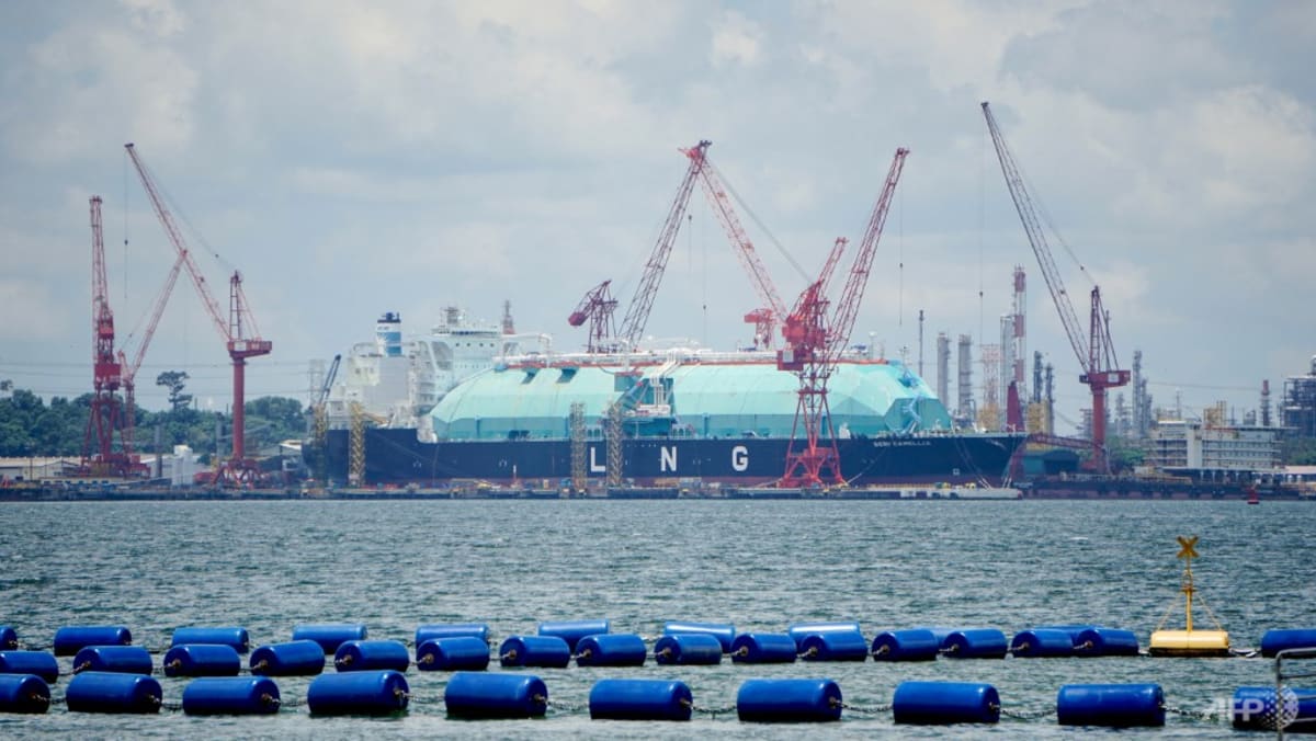 CNA menjelaskan: Bagaimana perang antara Rusia dan Ukraina membuat harga LNG melonjak dan apa pengaruhnya bagi Singapura