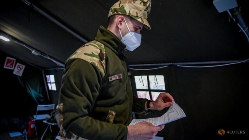 Fencing-Hungary epee hopeful uses pandemic to slow down and help out Fencing-Hungary epee hopeful uses pandemic to slow down and help out