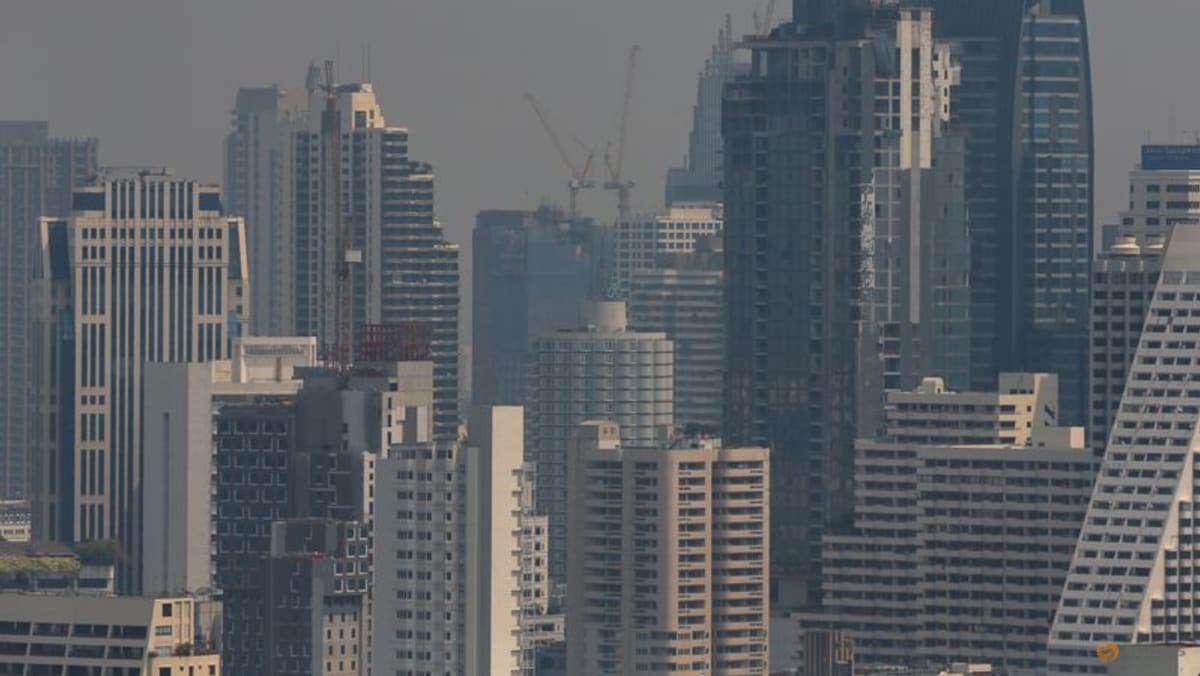 Penduduk Bangkok disarankan untuk tetap berada di dalam rumah karena kualitas udara mencapai tingkat yang tidak sehat